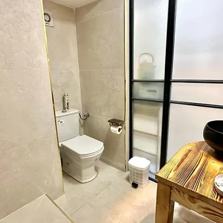 Boutique Apartment In Heart Of Haifa Exterior photo