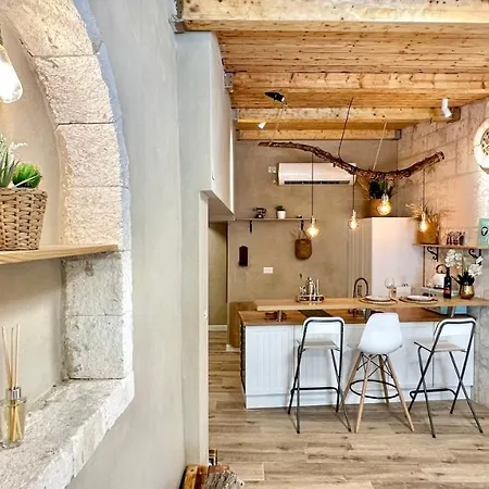 Boutique Apartment In Heart Of Haifa Exterior photo