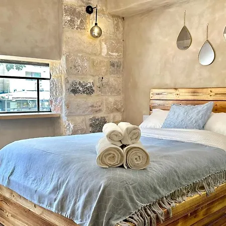 Boutique Apartment In Heart Of Haifa Exterior photo