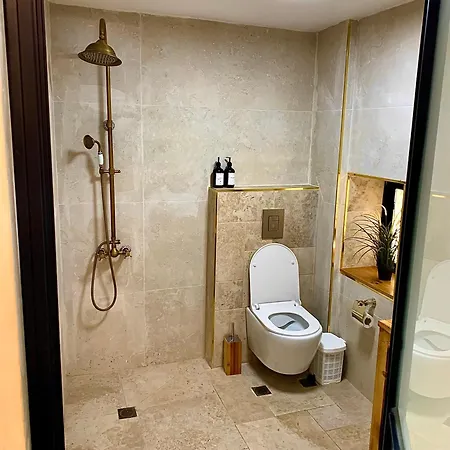 Boutique Apartment In Heart Of Haifa Exterior photo